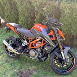 2023 KTM Duke 390