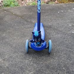 PJ Mask Catboy 3D Scooter with 3 Wheels Tilt and Turn- Blue, For Boys and Girls Ages 3+, Max Weight 75lbs, Foot-Activated Brakes


