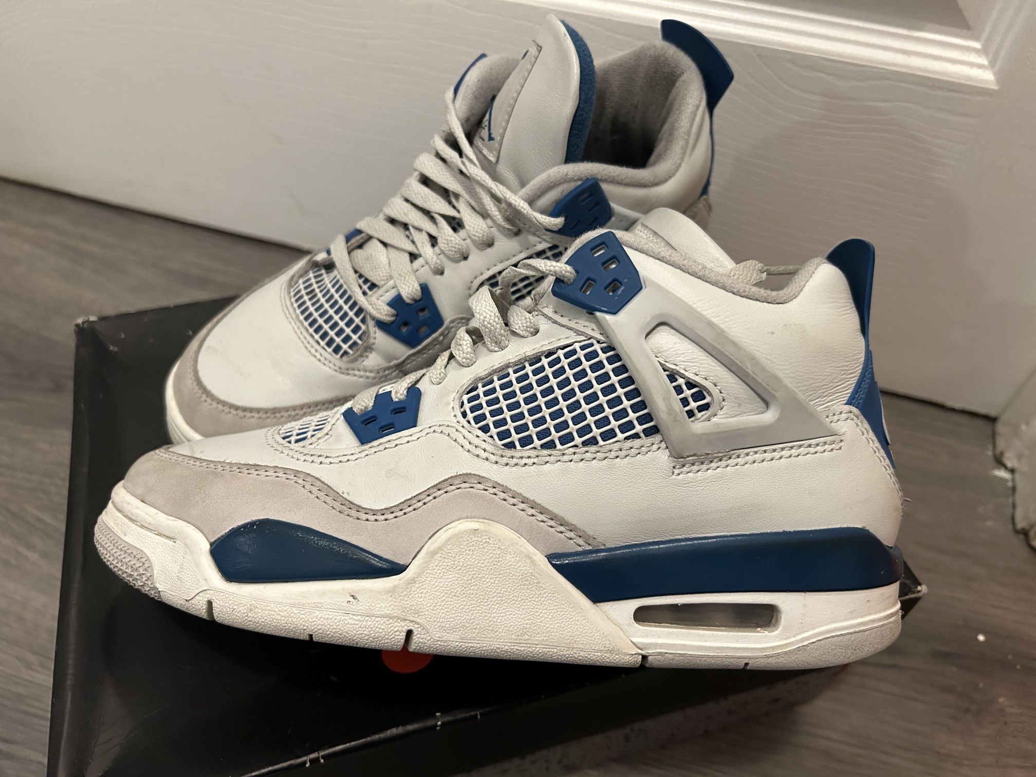 Jordan 4 Retro