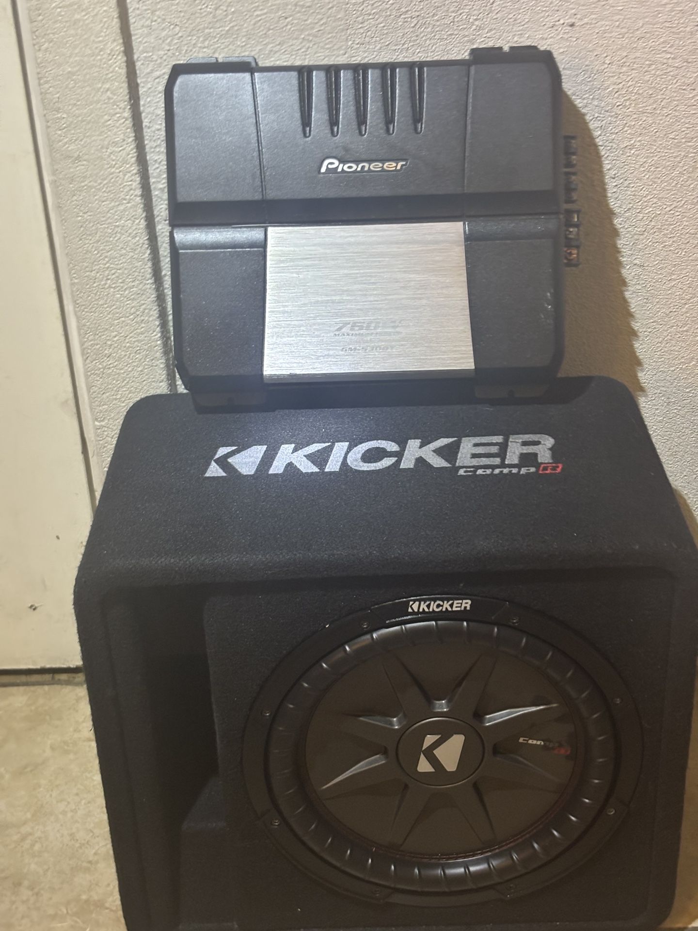 12inch Kicker Speaker Comp R Pioneer Amplifier 760 Watts