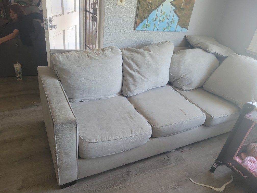 Free Couch In MANTECA CA