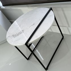 New Beautiful Modern White Marble End Table, diameter: 22.00 height: 19.00,  Was $200 At City Furniture  