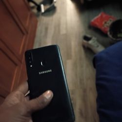 Samsung A20 Phone