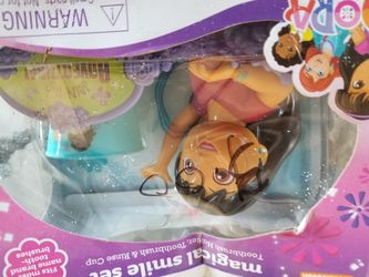 Dora the explorer teeth brush set