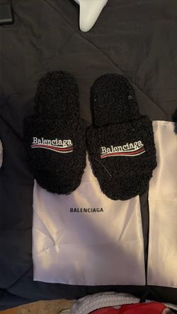 Balenciaga fluffy slides