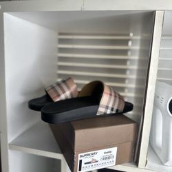 Burberry slides