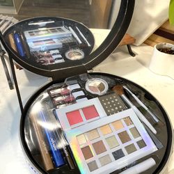 NEW Ulta Beauty JoyBright Beauty Box: Disco Dreams $167 value  This kit includes three lip glosses, two eye shadow crayons, a 15-shade eye shadow pale