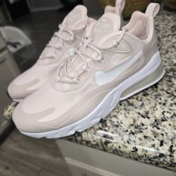 Women's Nike Airmax Size 10