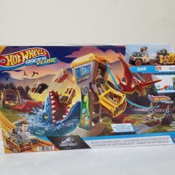 Hot Wheels Jurassic World Racerverse vehicles Blue the Raptor and Owen Track Set