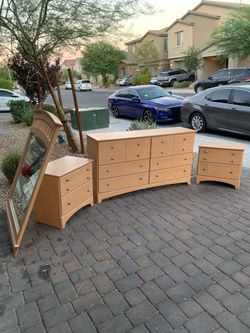 Dresser Set