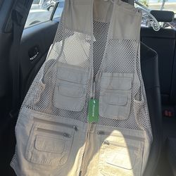 Rizanee Fishing Vest Size XL New with Tags