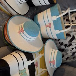 Sets women's woven straw beach bags and hats