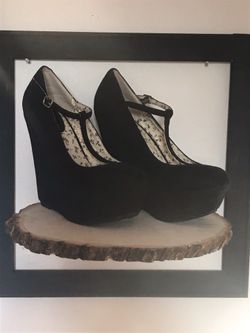 Size 71/2 Breckelle’s T Strapped Platform Wedge