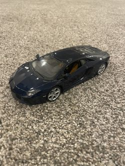 Model Car Lamborghini Aventador LP700-4.