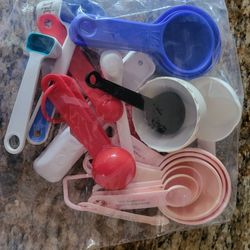 Measuring Cups And Spoons 