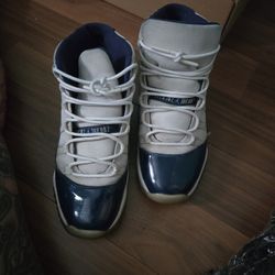 Jordan 11s  Size 7