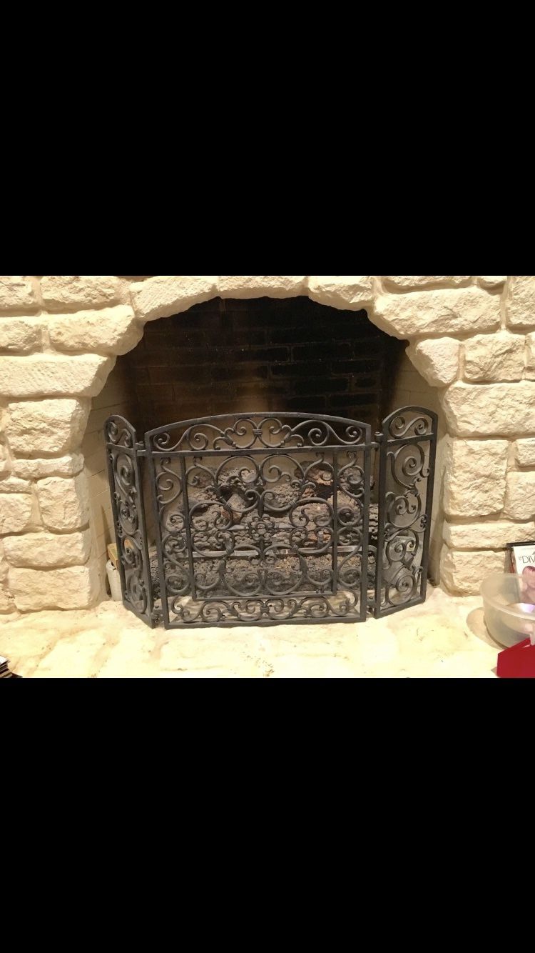 Solid Iron Fire screen ,like New Goes With Any Decor In Arlington Tx