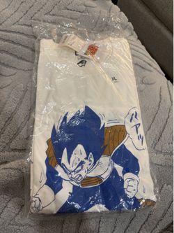 NEW 50th Anniversary Shonen Jump X Uniqlo Dragonball Vegeta T-Shirt Size XL
