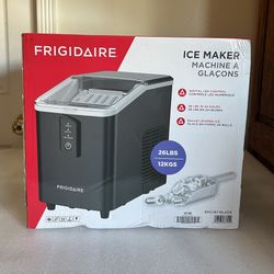 Ice Maker 26 Lbs In 24 Hours 