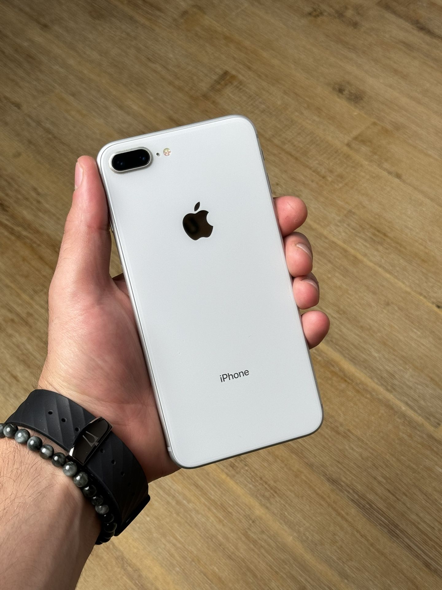 iPhone 8 Plus 64GB Unlocked for any carries