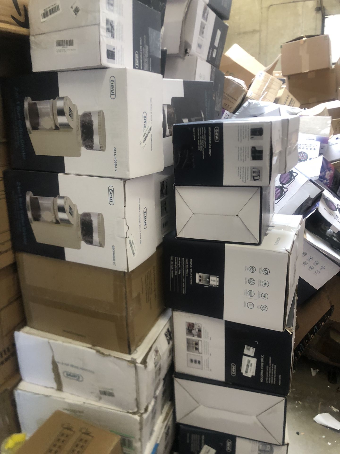 Pallet Sale Liquidation Sale Espresso Machine With Milk Frothing Toasters Grinders Coffee Makers