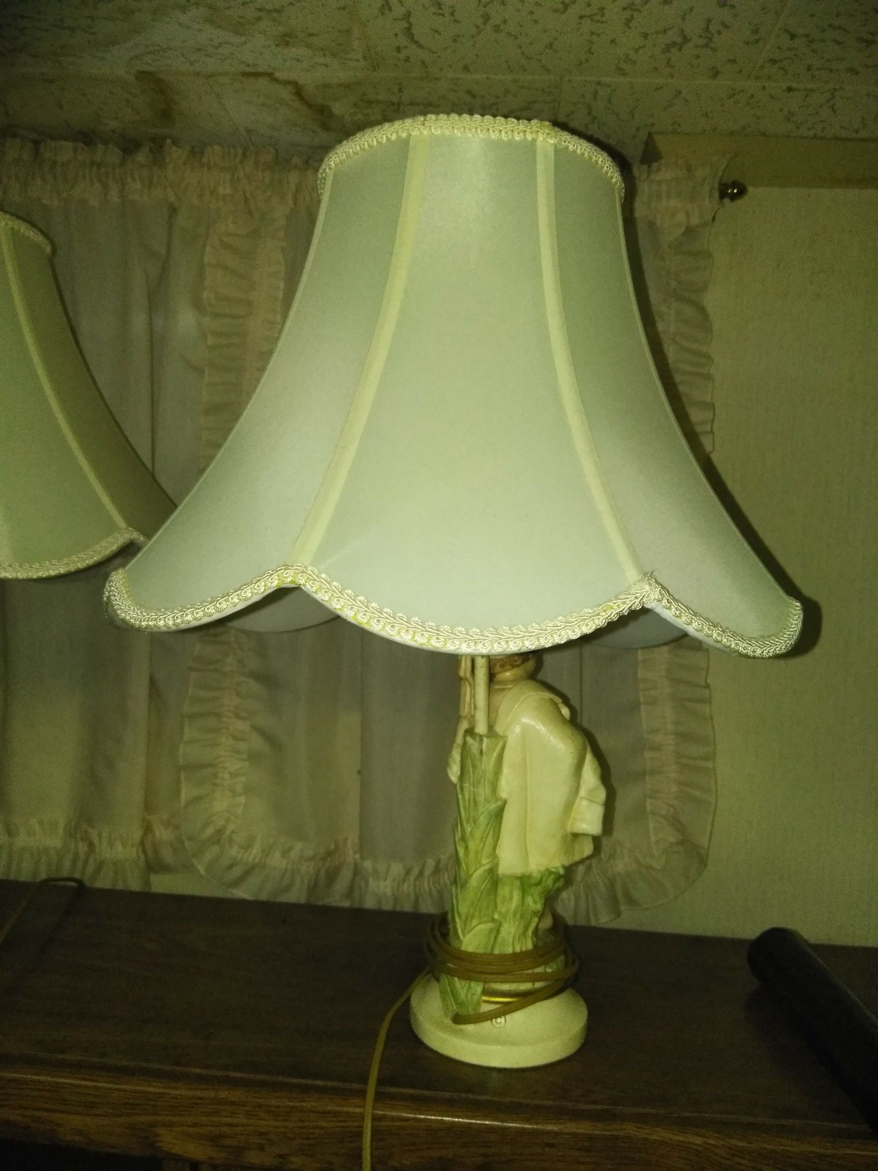 Vintage..."Charma Co."..... lamps