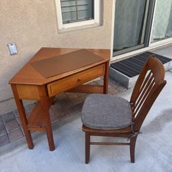FREE Wooden Corner Table With Chair