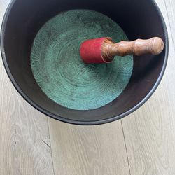 12 inch singing bowel, have a very deep sound
