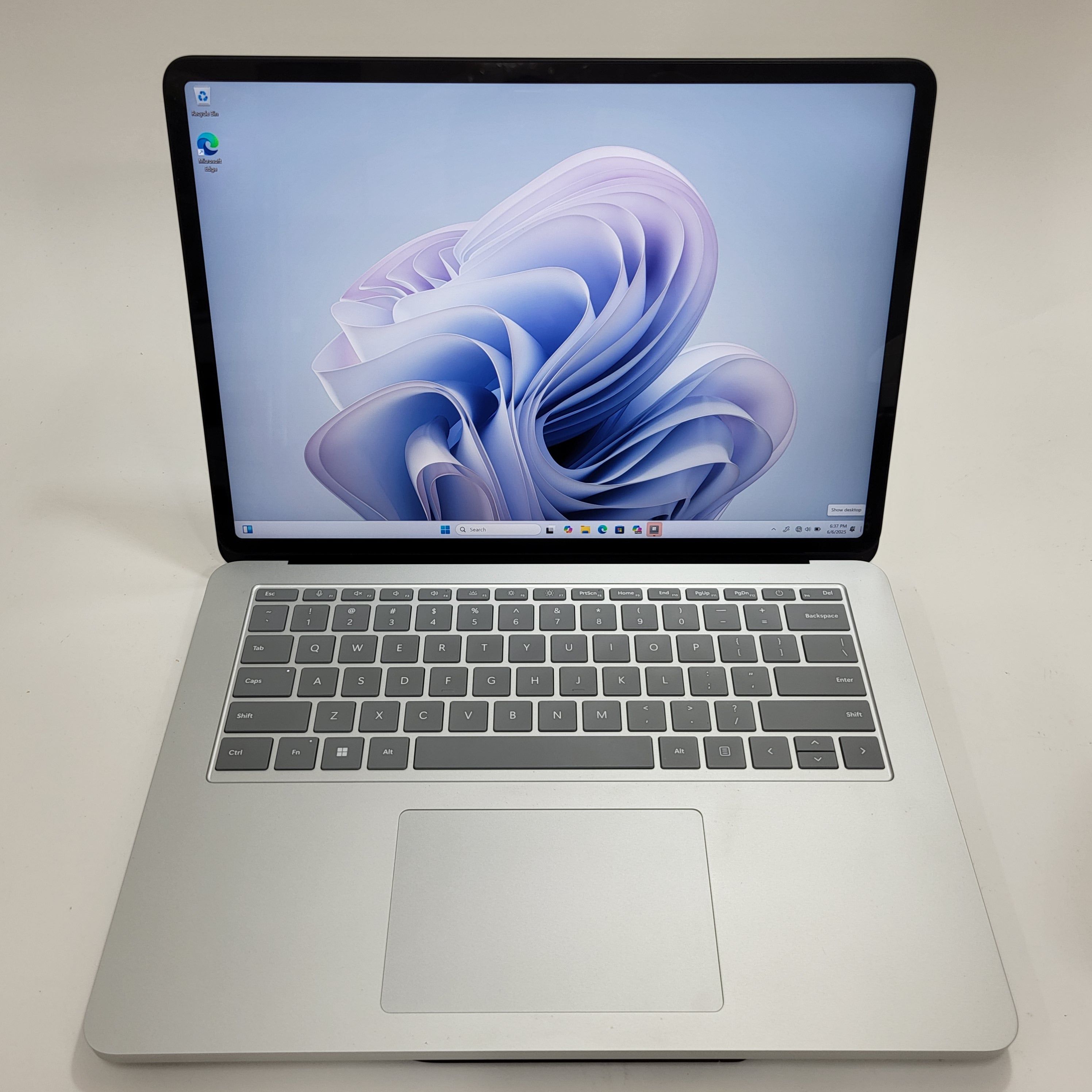 Microsoft Surface Laptop Studio 2 14.4" I7 13700H 1.3GHz 32GB RAM 1TB SSDÂ RTX 4050