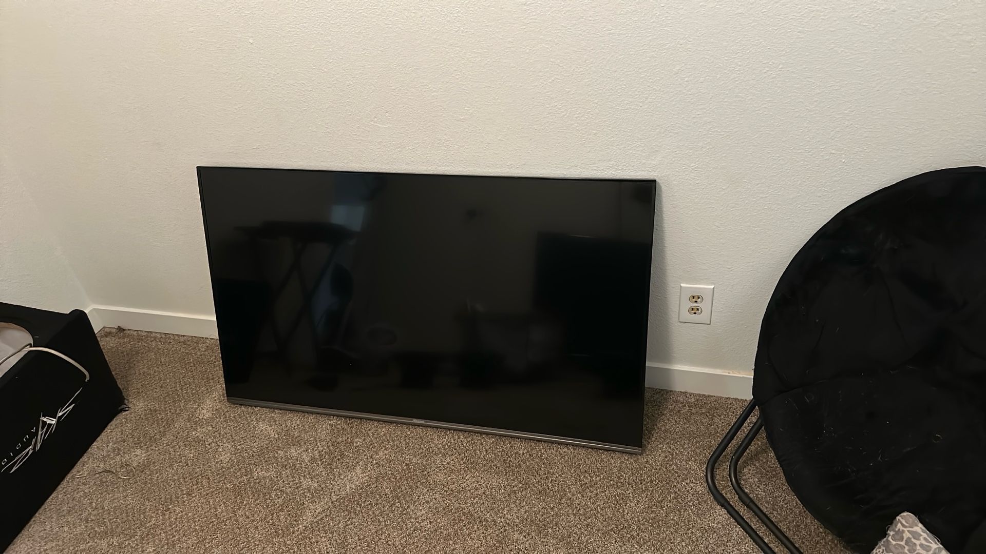 55” Hisense TV