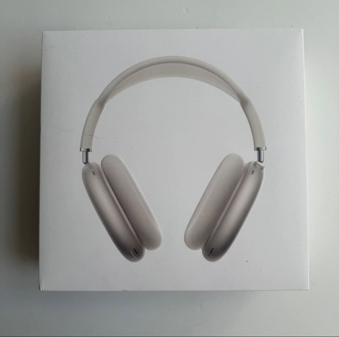 AirPod Maxes Starlight