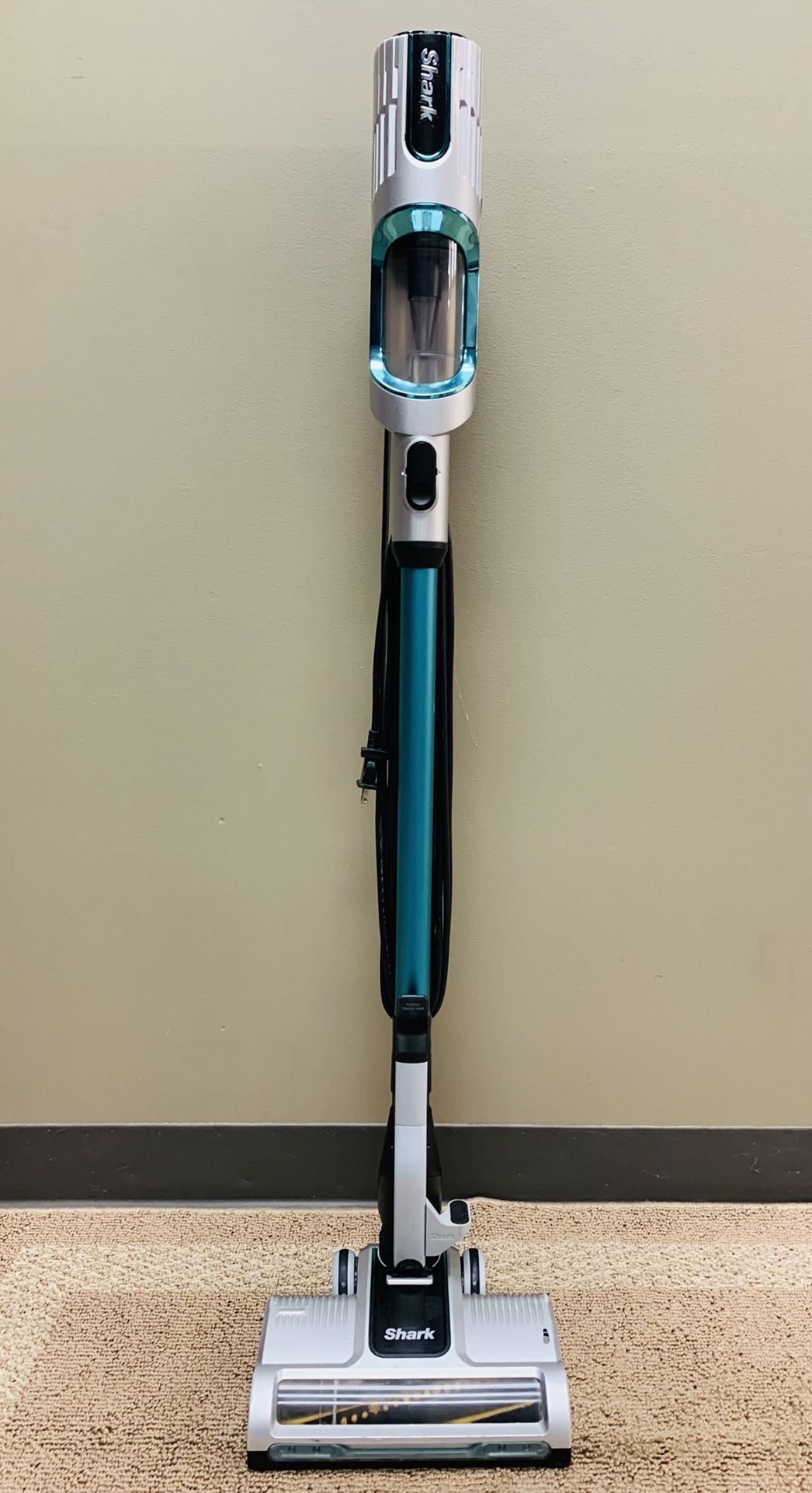 Shark Zero M Slim Vacuum Cleaner