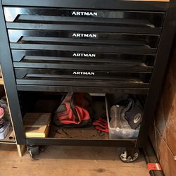 Artman toolbox, wooden top on wheels