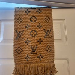LV SCARF 