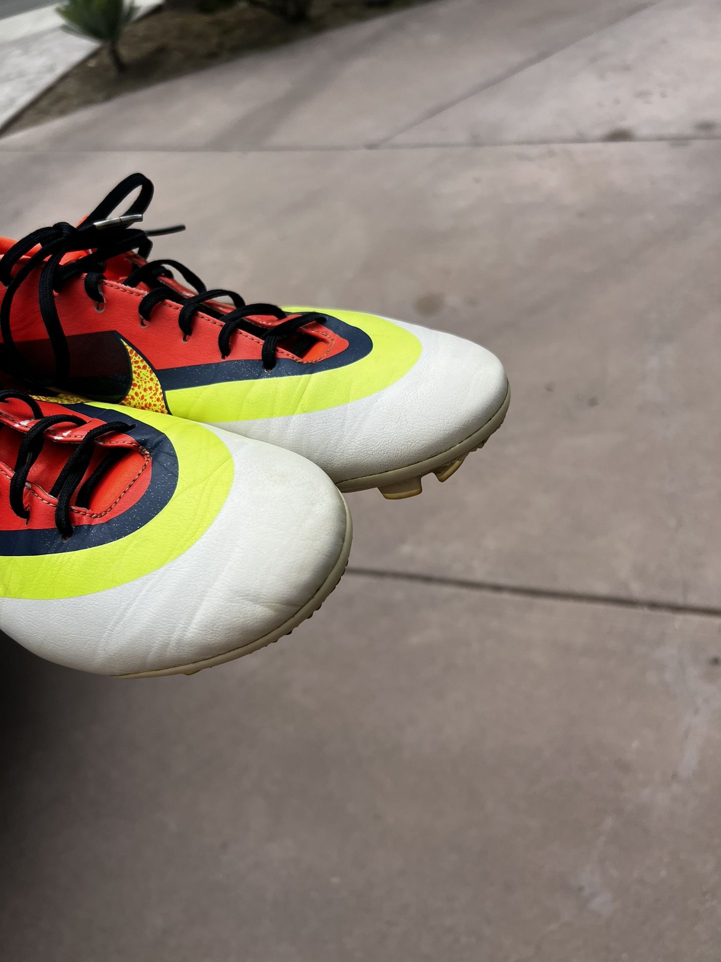 NIKE CR7 MERCURIAL VAPOR IX CR7 FG ACC Size 11 for Sale in San Diego CA OfferUp
