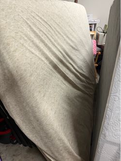 Queen mattress and box spring
