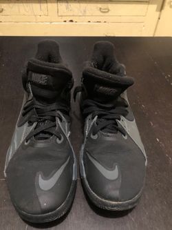 NIKE SHOES…..10.5