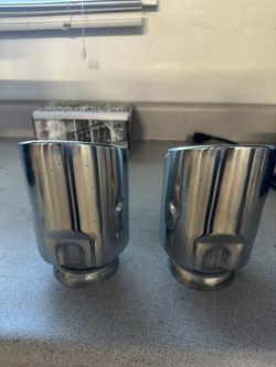 2023 Dodge charger R/T Exhaust Tips