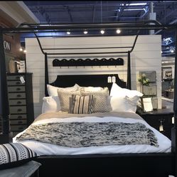 Magnolia Home Carriage Queen Canopy Bed By Joanna Gaines for