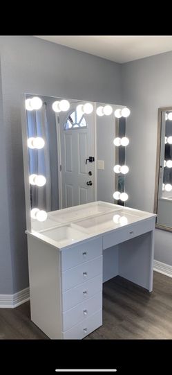 Make Up Vanity