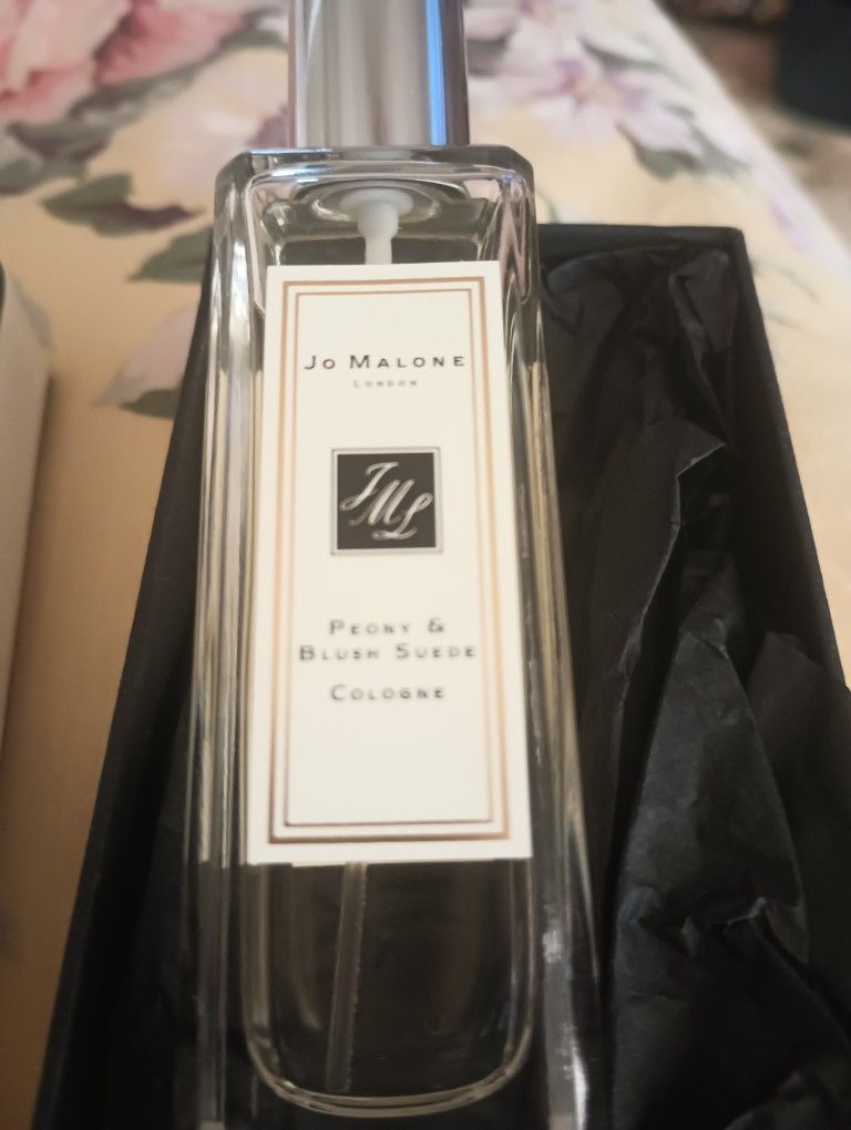 Peony And Blush Suede Cologne