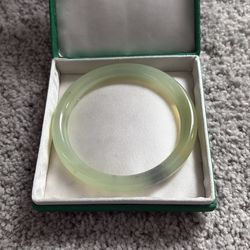 natural jade bangle