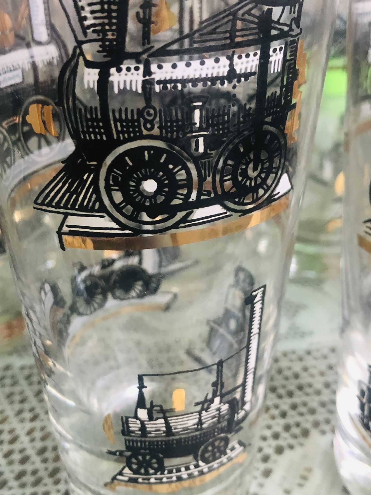 Set Of 8 Mid Century Modern Railroad Glasses With Gold Rims Perfect Condition