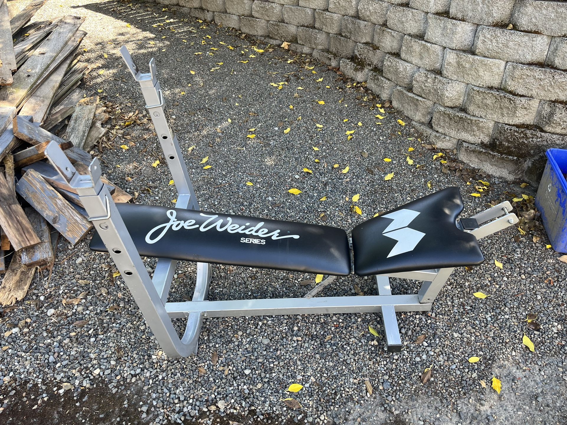 Free Weight Bench