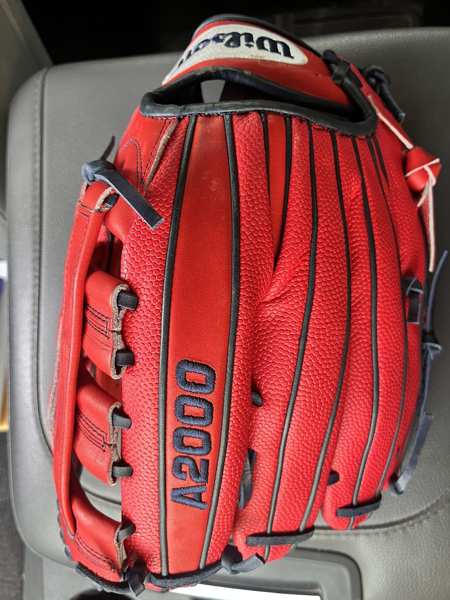 A2000 Glove