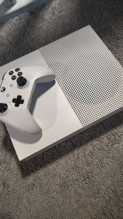 Xbox one s with controller, power cord and 3 games