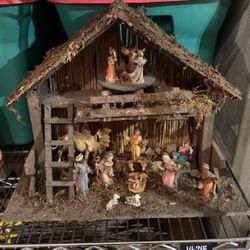 Nativity Set /spinning Angels Playing Silent Night