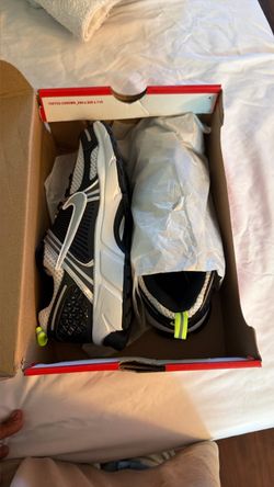 Nike Sneakers White Black Volt