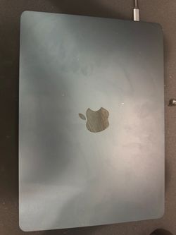 Apple MacBook Laptop – Midnight 16GB ram/256gb ssd/cracked screen but functional