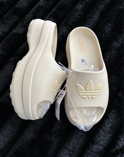 Women’s New Off White adidas platform foam slides SZ 8